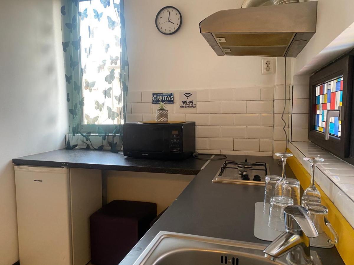 The Vintage - Wonderful Apartment In Best Location Крайова Екстериор снимка