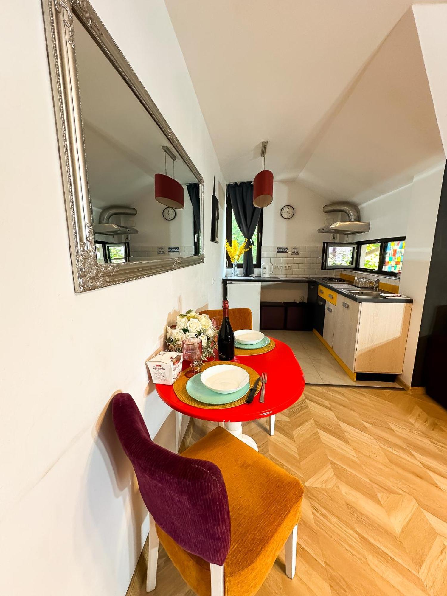 The Vintage - Wonderful Apartment In Best Location Крайова Екстериор снимка