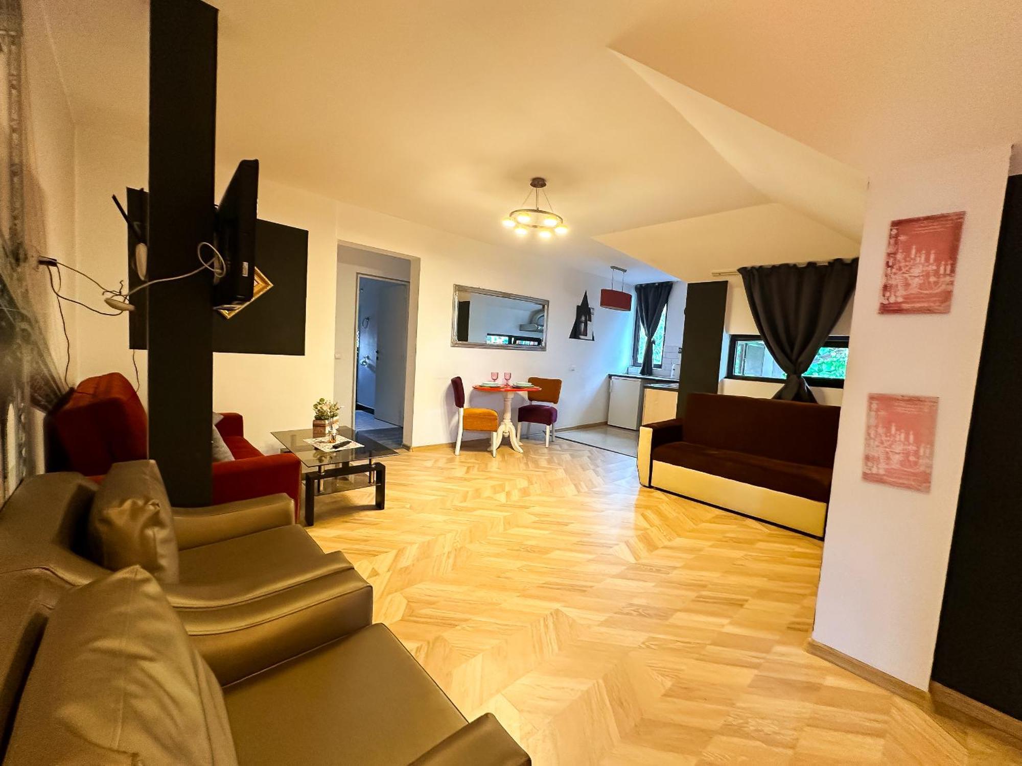 The Vintage - Wonderful Apartment In Best Location Крайова Екстериор снимка